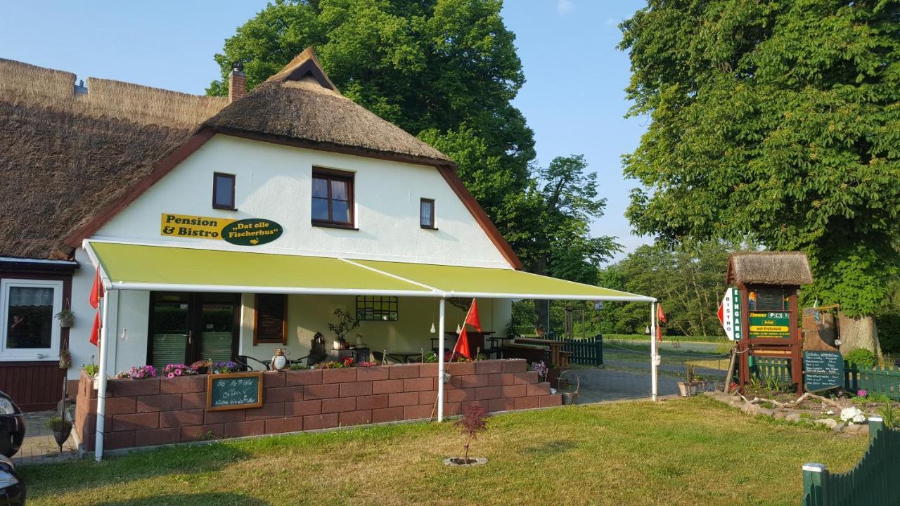 Pension Und Bistro" Dat Olle Fischerhus" Hotel Ralswiek Exterior foto